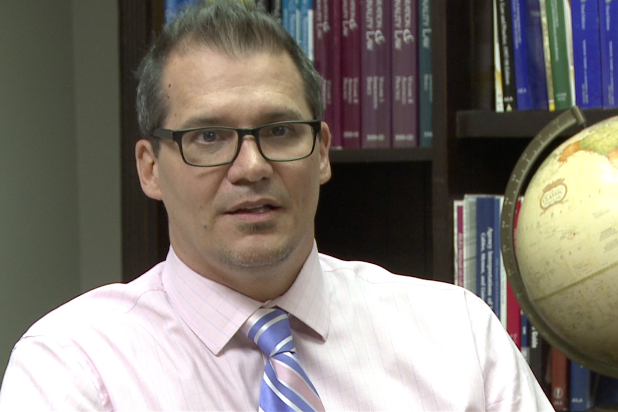 Attorneys, advocates to immigrants: Beware of notario fraud \u2013 Cronkite News