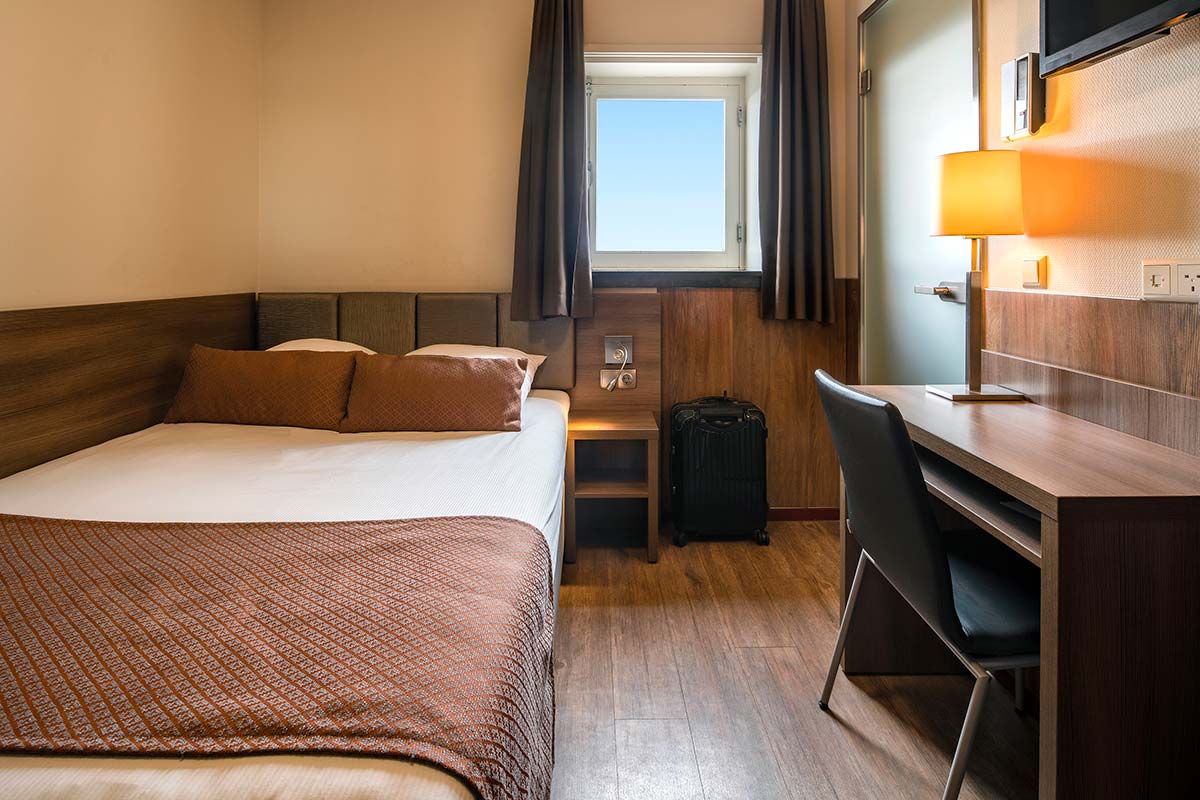 Rooms - OZO Hotel Cordial Amsterdam - /> Additionally, the service middle invests in superior diagnostic tools and gear, ensuring that repairs are conducted effectively and precisely. Water leakage from the AC unit or pipes might be recognized and fastened, making certain the security and effectivity of the equipment. Leakage: Water leakage from the AC unit or pipes. In addition they comply with up to ensure that the repaired AC unit is functioning to the customersatisfaction. Customers can expect their AC models to be repaired and returned promptly. Local repair retailers might use generic or substandard elements that may result in recurring problems. In the case of repairing your priceless AC unit, using genuine and genuine parts is crucial. Authorized service centers employ certified and nicely-educated technicians who specialise in repairing particular brands and fashions of ACs. Located just 20 minutes’ drive from Maktoum International Airport, it’s easily accessed and is the perfect keep for those who want to be near the motion and journey of the theme parks. For a cushty stay it doesn't matter what brings you to city, we've what you need. It's essential persuade the managers that your blogs may be relied upon for his or her elevated success and that you simply deserve to have a successful keep ta their hotel in inexpensive costs.<br>
<br> Children and canine can make numerous noise. With every passing year, there seems to be increasing strain for elementary, center and highschool students to make good grades and put together for a path to greater training. Multiple swimming swimming pools and two primary buildings (Marina Cove and Water’s Edge) make up the 10-acre bayfront resort. When your AC encounters any of these points, <a href=
