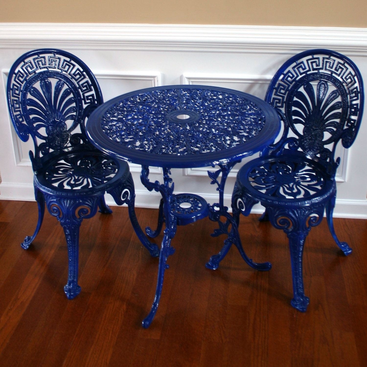 How to Clean Wrought-Iron Patio Furniture - Overstock.com