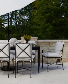 Things To Consider While Buying Luxury Outdoor Garden Furniture