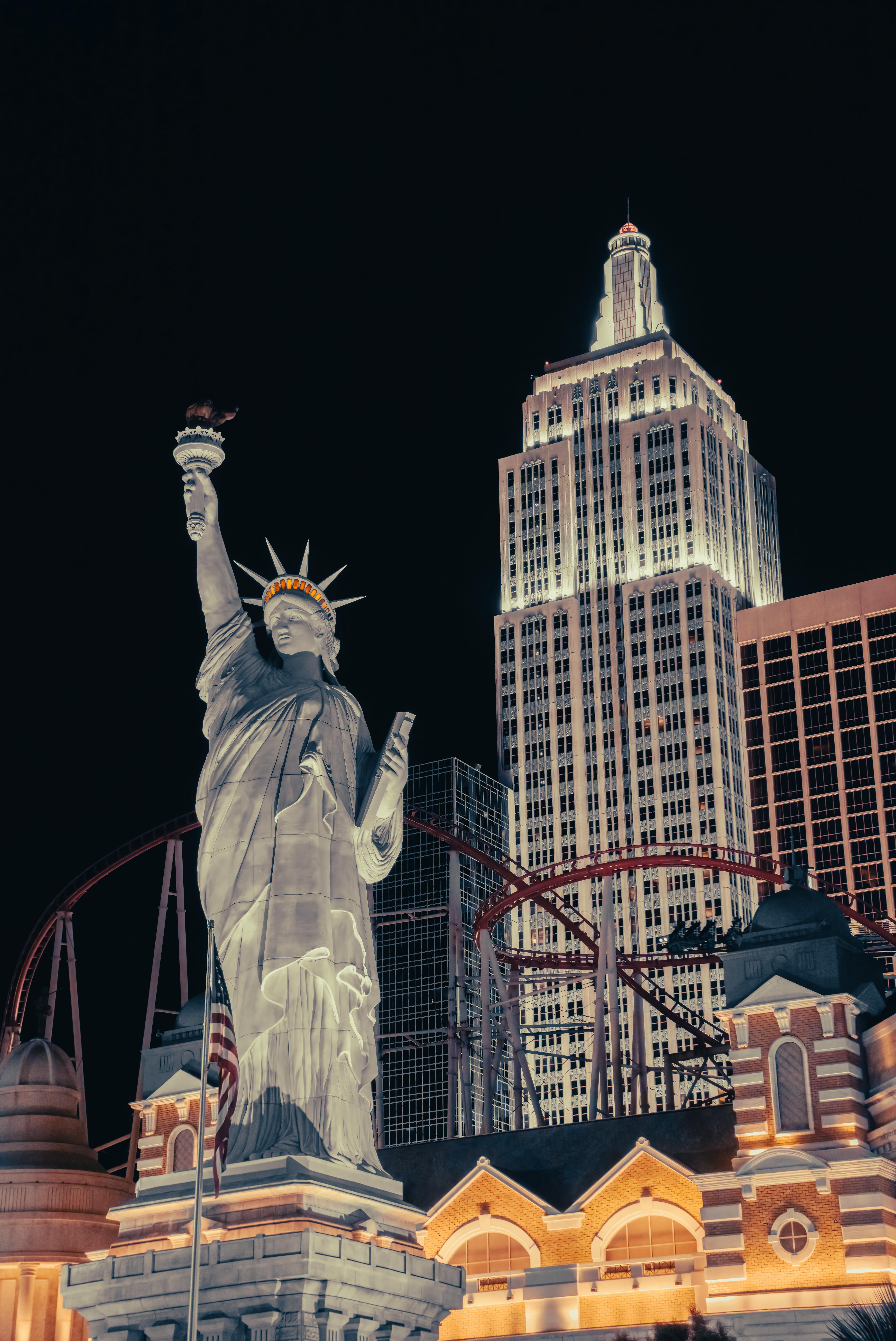 new york new york hotel in las vegas at night