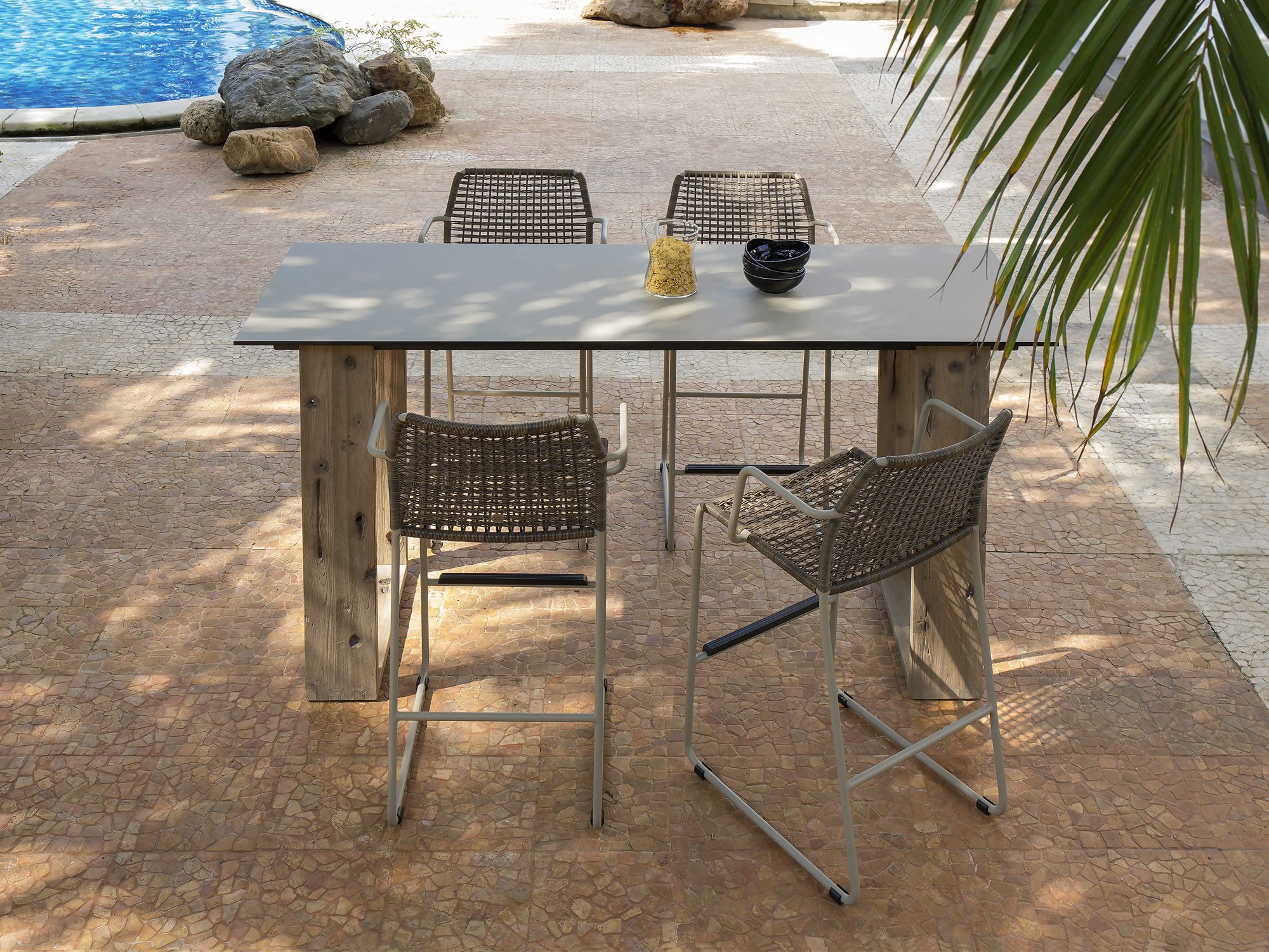 ZIX Dining Table 106.5