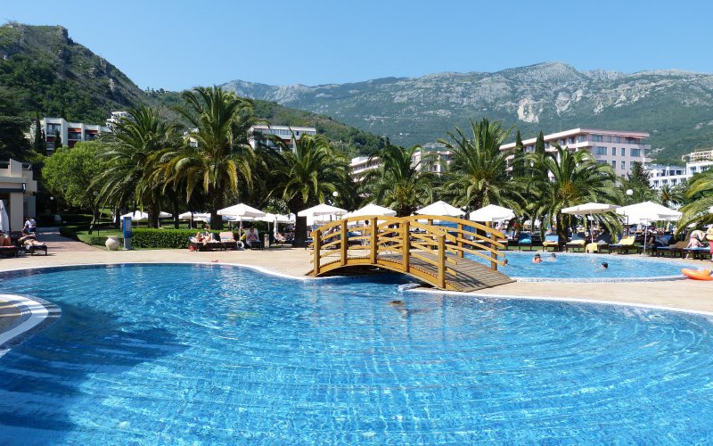 Montenegro: booking tour, airfare, lodging, car