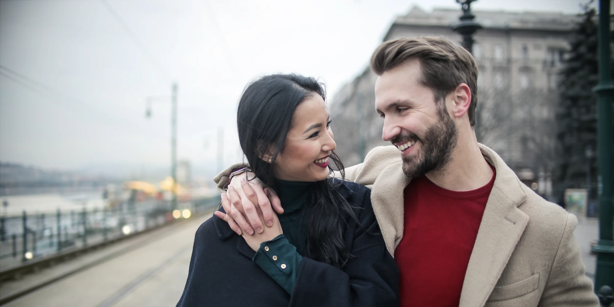 Vstup na speed dating dle věku i seznamovací večírek: vyvážený počet účastníků, občerstvení